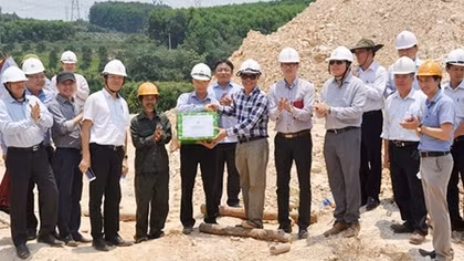 Tháo gỡ vướng mắc trong việc giải phóng mặt bằng dự án đường dây 500kV mạch 3