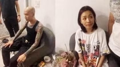 Bắt vợ chồng 'giang hồ mạng' Phú Lê 