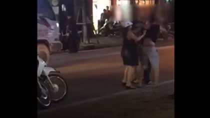 Điều tra việc “hảo hán” hành hung người “nhìn đểu”