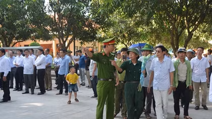 Tháng 5 - thăm khu di tích Kim Liên