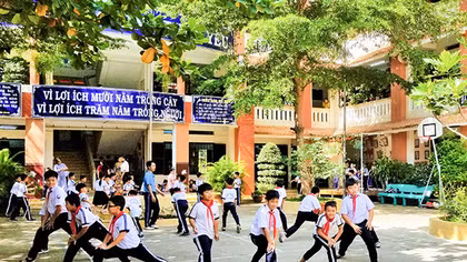 Học sinh sốt phải nghỉ học