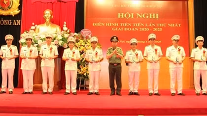 Đảm bảo nguyên tắc công khai, công bằng và kịp thời trong khen thưởng