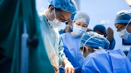 Phẫu thuật thẩm mỹ: Không chỉ là làm đẹp
