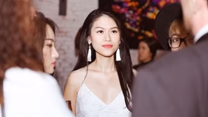 Ngọc Thanh Tâm gây ấn tượng với vai trò MC tiếng Anh trên truyền hình