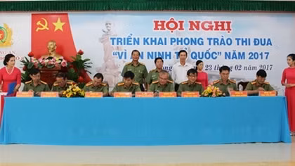 Quán triệt tinh thần “nhân dân giúp nhiều, thành công nhiều”