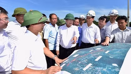 Không để chậm tiến độ cao tốc Bắc-Nam vì thiếu mặt bằng