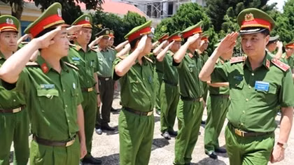 Thứ trưởng Nguyễn Duy Ngọc làm việc tại Công an huyện biên giới Đắk Song