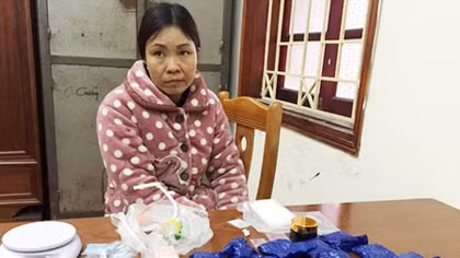 Khám nhà ra… đại lý ma túy