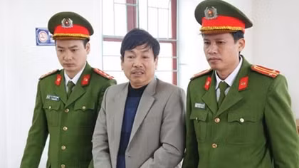 Khởi tố bắt tạm giam đối tượng hủy hoại rừng