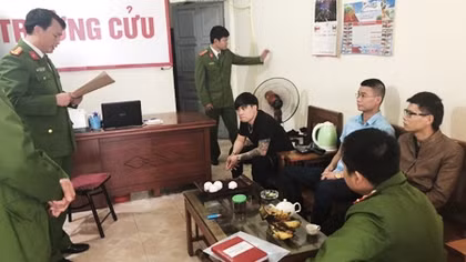Lật tẩy "sân sau" của những ông trùm tín dụng đen