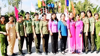 Phụ nữ Công an vùng “gạo trắng, nước trong”