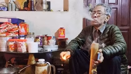 "...Như hạt cát thổi bay ngang trời”