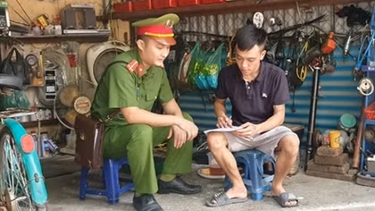 Bài 1: “Xuyên đêm” thu thập thông tin dân cư