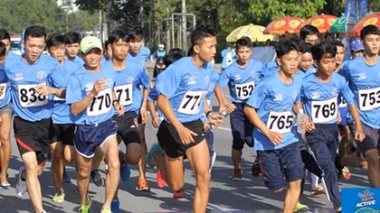 10 nghìn người chạy việt dã “Chào năm mới” 