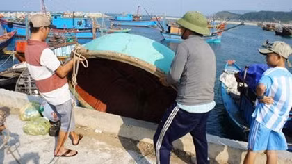 Kéo dài thời gian hỗ trợ khắc phục sự cố môi trường biển miền Trung 