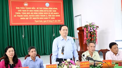 Chủ tịch Ủy ban Trung ương Mặt trận Tổ quốc Việt Nam tặng quà Tết tại Hậu Giang