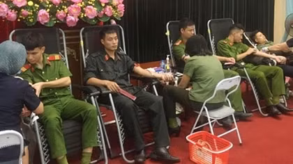 200 đoàn viên Công an tỉnh Vĩnh Phúc tham gia hiến máu
