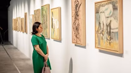 NSƯT Thanh Lam: “Tranh của họa sĩ Phạm Lực gợi cho tôi ký ức về ba”