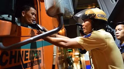 Nghị định 100 và chuyện "Dzô 100%"