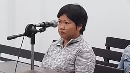 Đi tù vì dùng gạch tấn công Công an