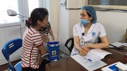 Phải đủ quạt mát và nước sạch phục vụ người bệnh ngày nắng nóng