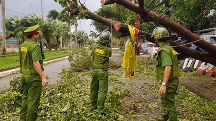 Bám địa bàn, sát cánh cùng nhân dân trong khó khăn, hoạn nạn