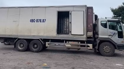Sáu con bạc trốn trên thùng xe tải đánh xóc đĩa