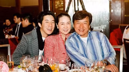 Thành Long - Jackie Chan và những trang hồi ký gây sốc