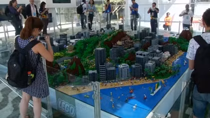 Sa bàn mô hình thành phố Thế vận hội từ miếng ghép Lego