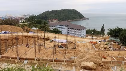 Tháo dỡ 40 móng biệt thự xây dựng trái phép trên bán đảo Sơn Trà