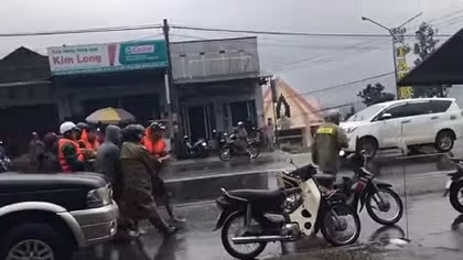 Lãnh đạo Bộ Công an gửi thư thăm hỏi thân nhân Công an viên hy sinh khi giúp dân chống lũ