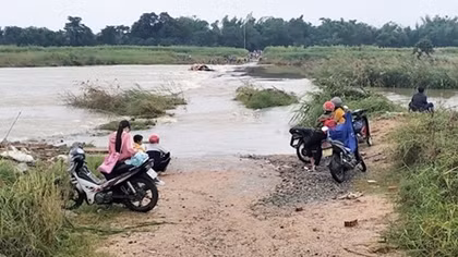 Cần có phương tiện đi lại đảm bảo an toàn cho người dân đảo Hòn Ngọc