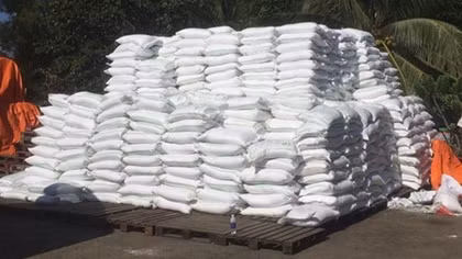 Triệt phá đường dây vận chuyển gần 1.000 tấn đường cát lậu