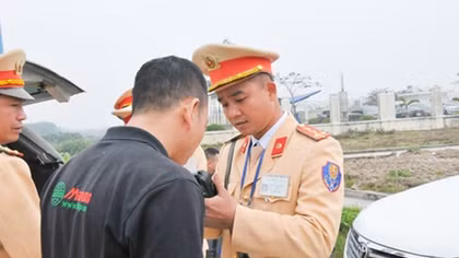 Xử phạt 30.000 trường hợp vi phạm giao thông trong tháng cao điểm