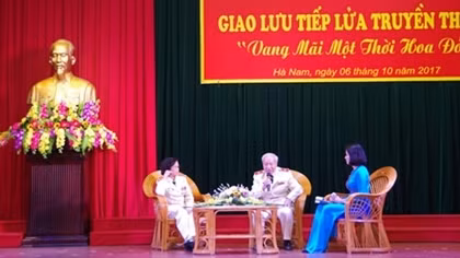 Vang mãi một thời hoa đỏ