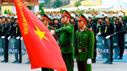 Phát huy truyền thống, để xứng đáng hơn nữa với niềm tin yêu của nhân dân