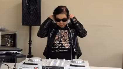 Nữ DJ cao niên nhất