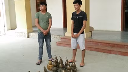 Dựng màn kịch lừa bán đồ cổ giả