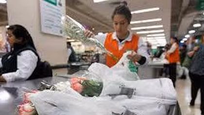 Chile phạt nặng việc tiêu thụ túi nilon