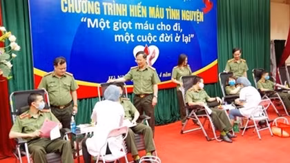 158 cán bộ, chiến sĩ Cục Trang bị và kho vận tham gia hiến máu