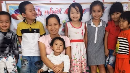 Tấm lòng của cô giáo dạy trẻ trên đảo tiền tiêu