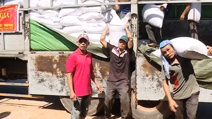 Tập trung giúp đỡ ngư dân ổn định cuộc sống, khắc phục sự cố môi trường biển