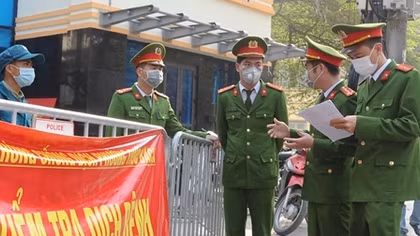 Tăng cường phòng, chống COVID-19, bảo đảm nhân dân đón Tết an toàn