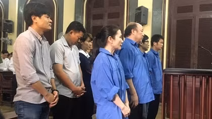 Nữ giám đốc chỉ đạo cấp dưới lập hồ sơ khống rút tiền “khủng”
