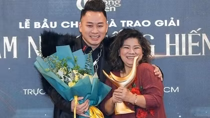 Từ các giải thưởng âm nhạc 2020: Nhạc thị trường vẫn thắng thế?