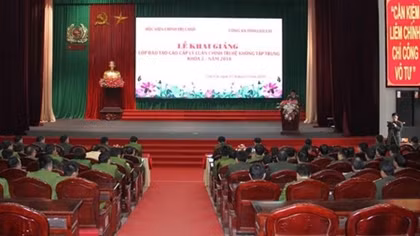 Công an tỉnh Lào Cai khai giảng lớp cao cấp lý luận chính trị đợt 2 năm 2018
