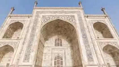 Ấn Độ: Hạn chế lượng du khách viếng thăm đền Taj Mahal