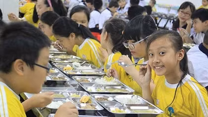 Nhiều trường tiểu học khó triển khai thực đơn dinh dưỡng