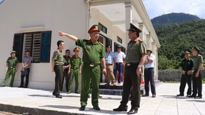Bàn giao trụ sở làm việc mới cho Công an chính quy ở địa bàn cơ sở