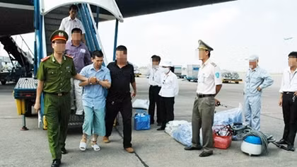 Lính hình sự và những cuộc di lý thót tim
